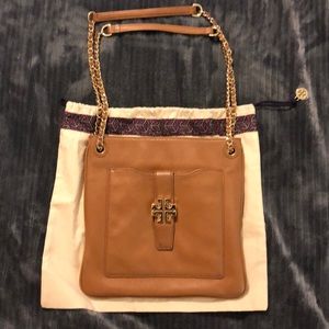 Tory Burch
Meyer Plaque Swingpack Leather Bag